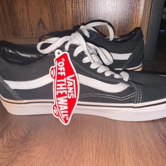Vans - Picture 4 of 6